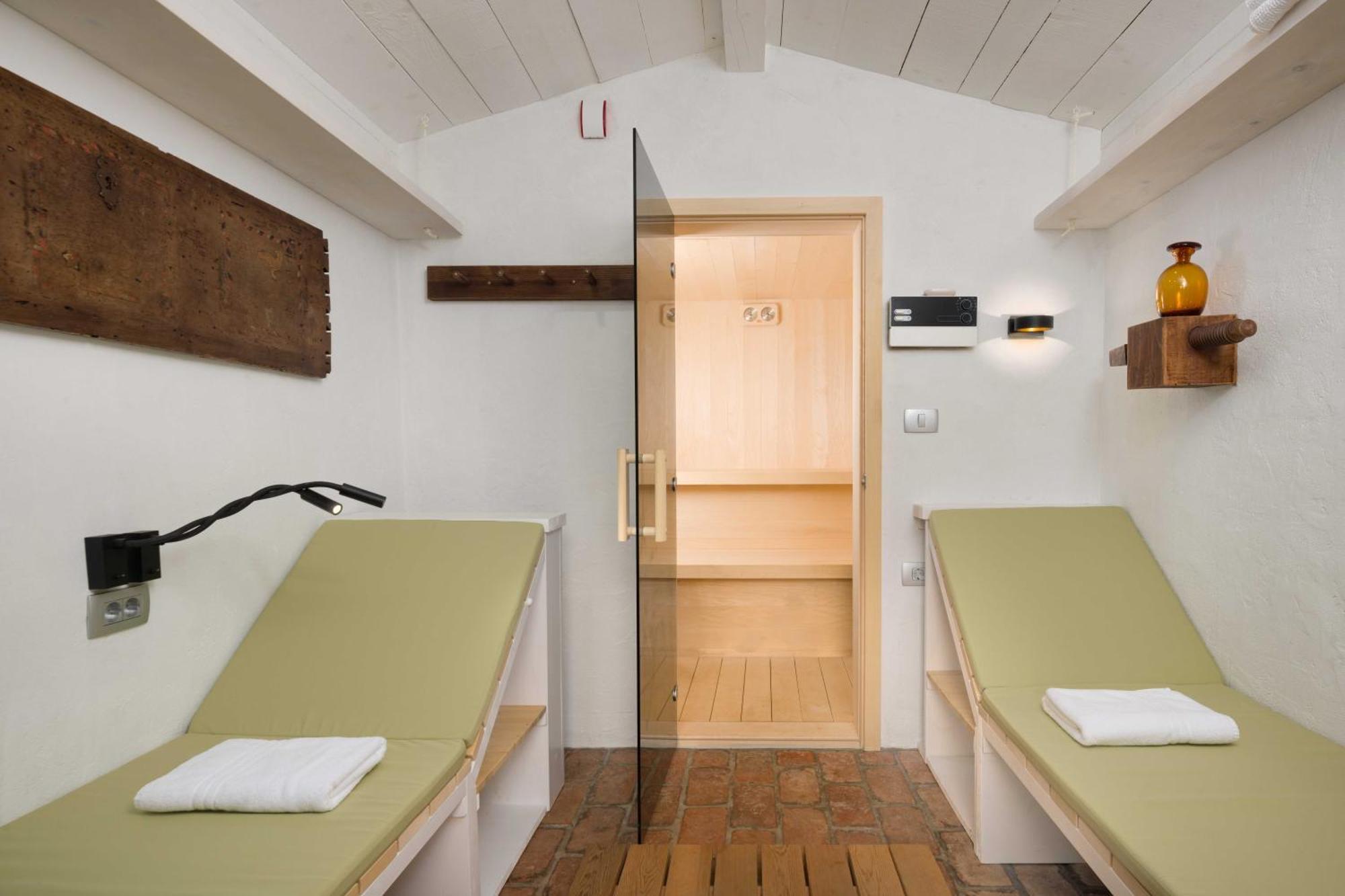 Villa Artes With Free Hot Tub & Sauna Branik Exteriör bild