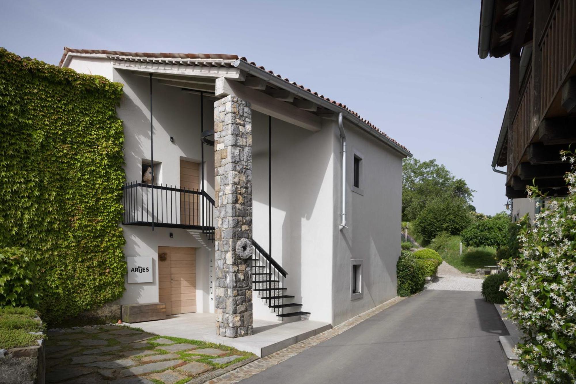 Villa Artes With Free Hot Tub & Sauna Branik Exteriör bild